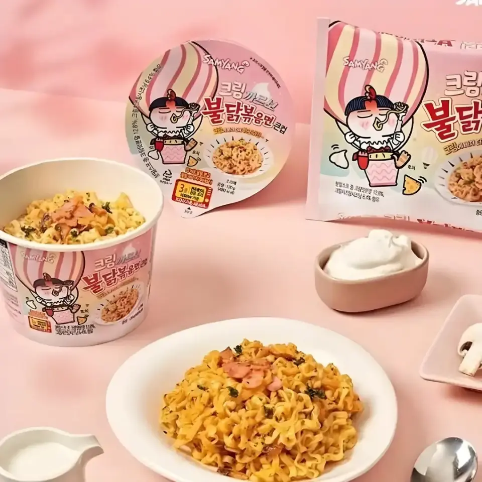 Buldak Carbo (Pembe) – Acılı Tavuk ve Kremalı Ramen (105g Big Bowl)